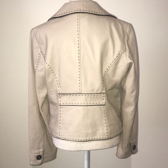 Beautiful waist hugging Wilson’s Leather Tan/Brown 100% Leather Jacket!✨ - Picture 2 of 4